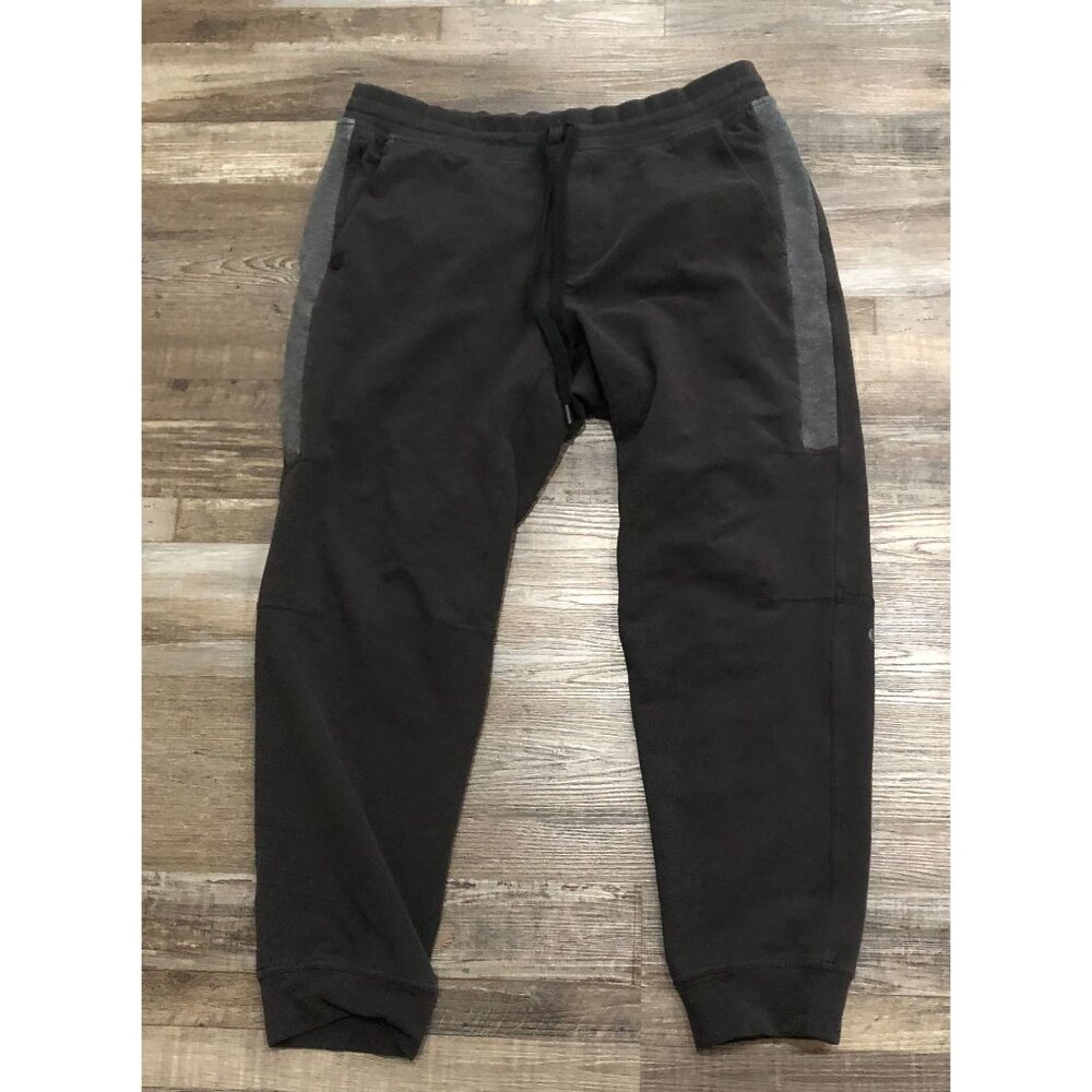 Lululemon Mens 2XL Black & Gray Athletic Sweatpants Jogger Joggers